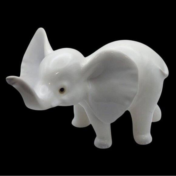 Pair Vintage White Porcelain Elephants Signed Tony Sitting & Standing Trunk Up - Picture 2 of 13